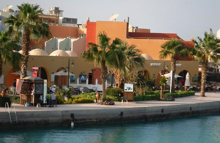 Private Stadtrundfahrt durch Hurghada von Makadi Bay aus
