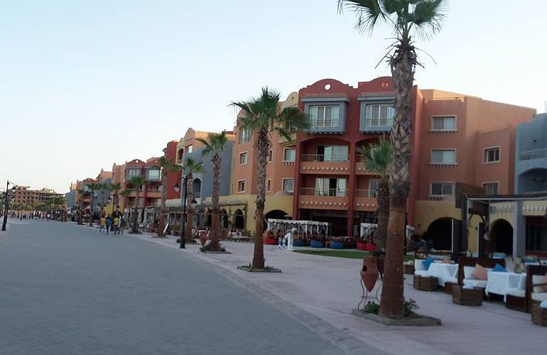 Private Stadtrundfahrt durch Hurghada von Makadi Bay aus