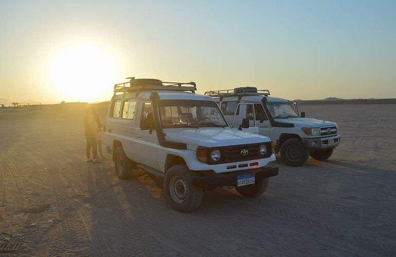 Jeep Safari in Makadi Bay mit Kamelreiten & BBQ Abendessen