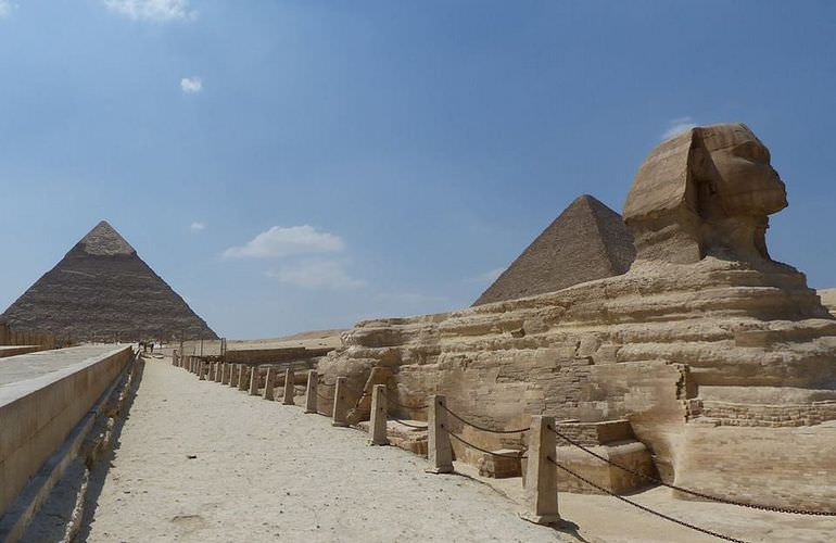 Ausflug von Makadi Bay zu den Pyramiden in Kairo mit eigenem Guide