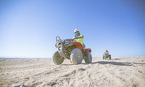 Quad Abenteuer in Makadi Bay: Private Tour durch die Wüste mit Abendessen