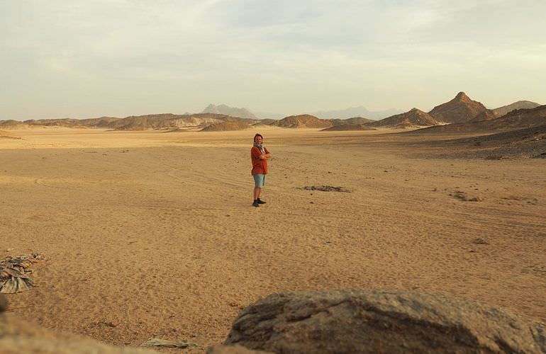 Quad Abenteuer in Makadi Bay: Private Tour durch die Wüste mit Abendessen