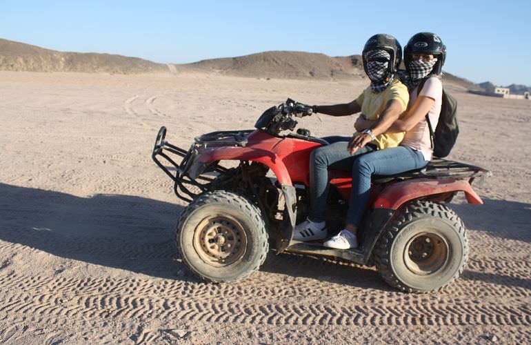 Quad Abenteuer in Makadi Bay: Private Tour durch die Wüste mit Abendessen