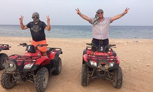 Privates Quad-Abenteuer am Strand bei Sonnenuntergang ab Makadi Bay