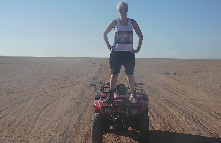 Privates Quad-Abenteuer am Strand bei Sonnenuntergang ab Makadi Bay