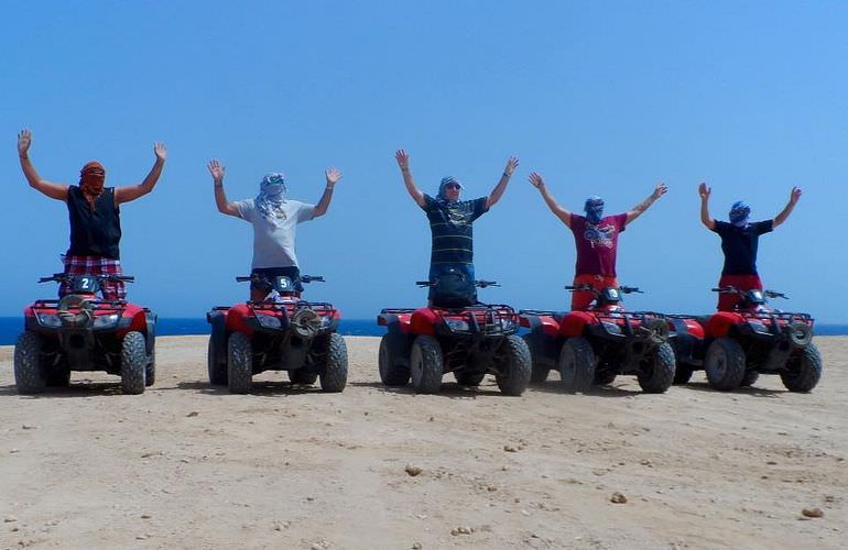 Privates Quad-Abenteuer am Strand bei Sonnenuntergang ab Makadi Bay