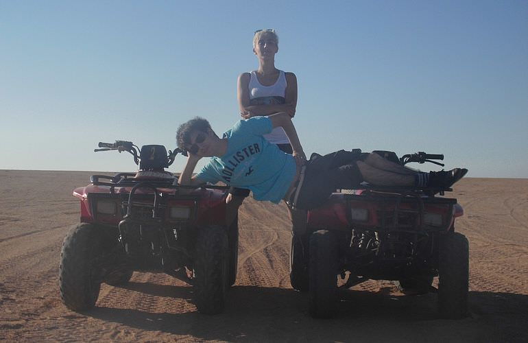 Privates Quad-Abenteuer am Strand bei Sonnenuntergang ab Makadi Bay